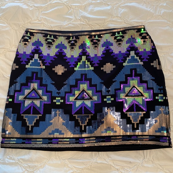 Express Aztec Skirt - Picture 2 of 4